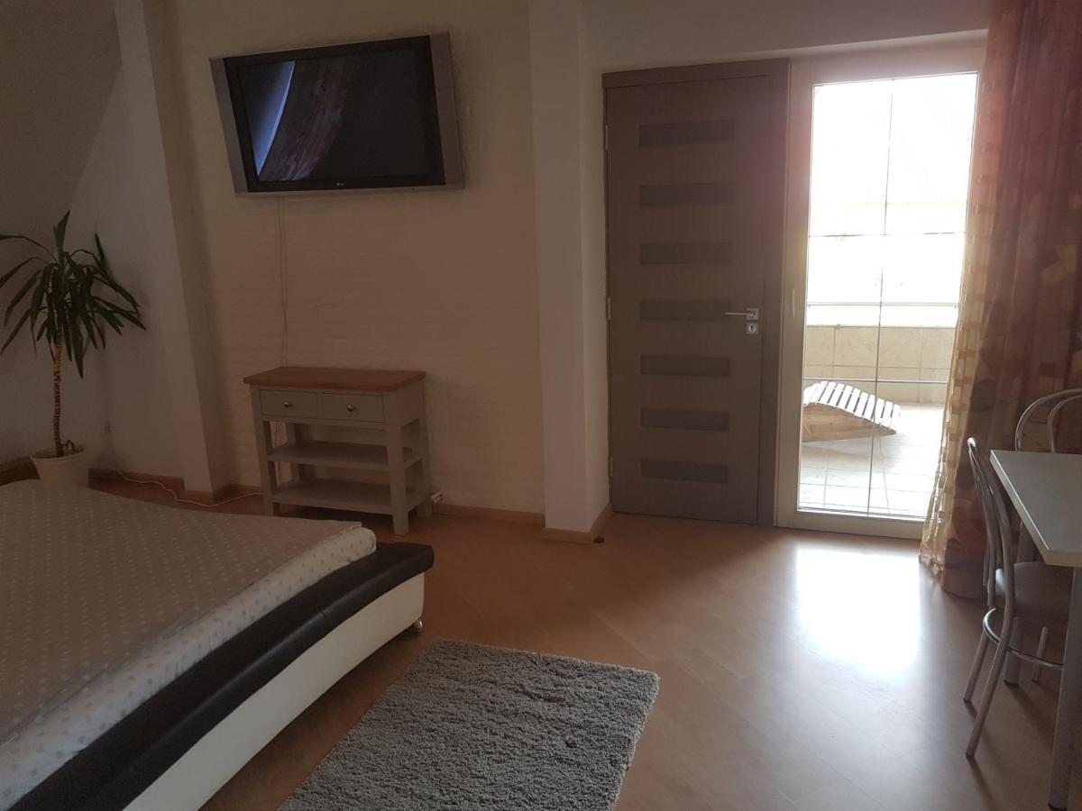 Lara Guest House Сфынту-Георге Экстерьер фото