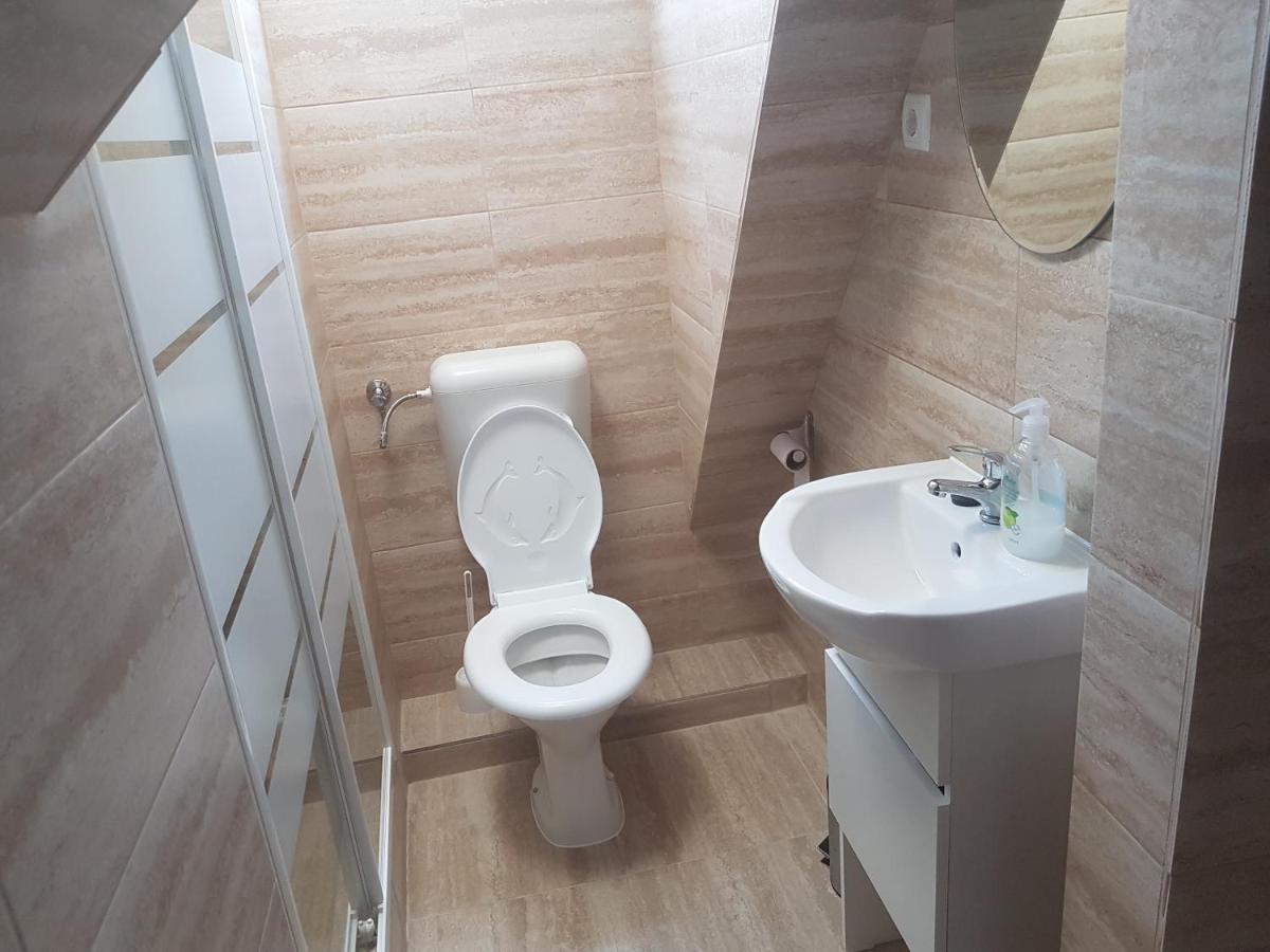 Lara Guest House Сфынту-Георге Экстерьер фото