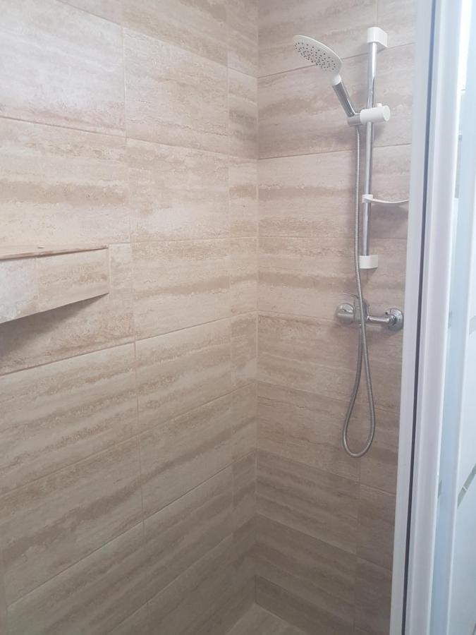 Lara Guest House Сфынту-Георге Экстерьер фото