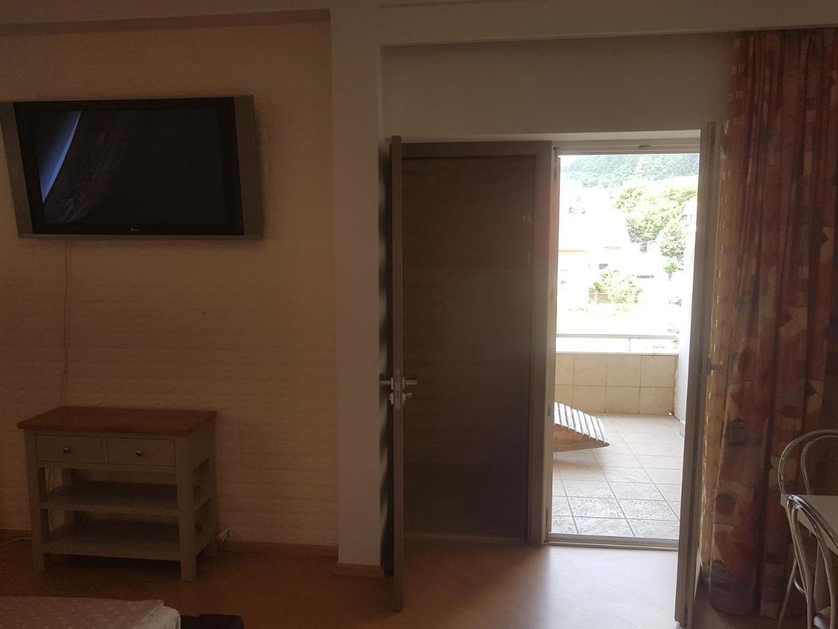 Lara Guest House Сфынту-Георге Экстерьер фото
