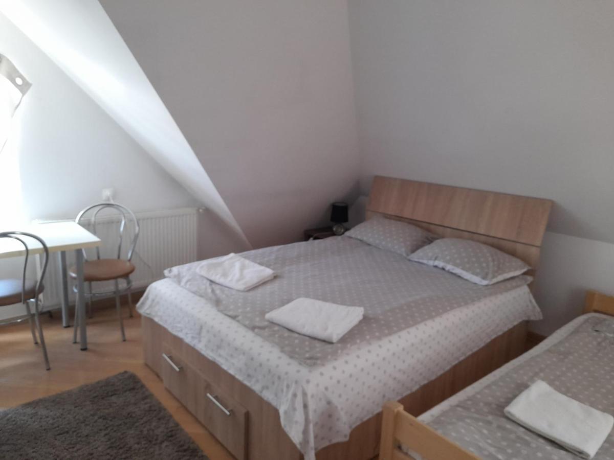 Lara Guest House Сфынту-Георге Экстерьер фото